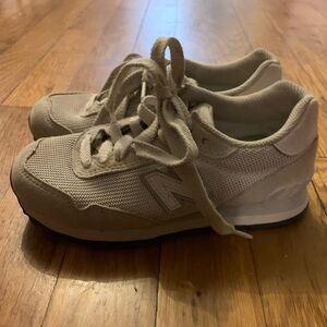 Size 11  little girls off white New Balance. Great shape